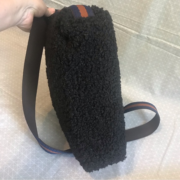 Son Jung Wan Korea Embroidered Navy Shearling Teddy Tote - Picture 5 of 9